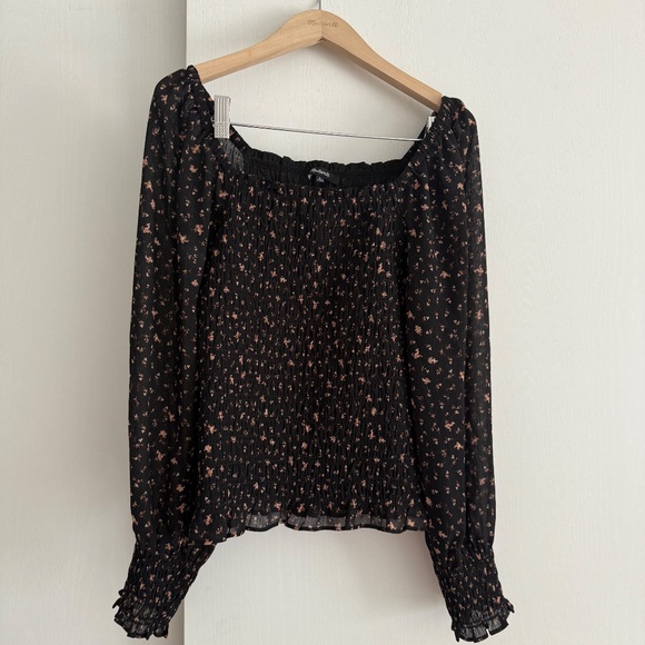 (Re)sourced Georgette Lucie Bubble-Sleeve Smocked Top in Stem Scatter - Picture 4 of 7